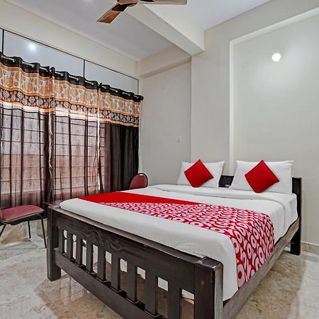 Hotel O Sri Chowdeshwari Boarding And Lodging Tavarikere ภายนอก รูปภาพ