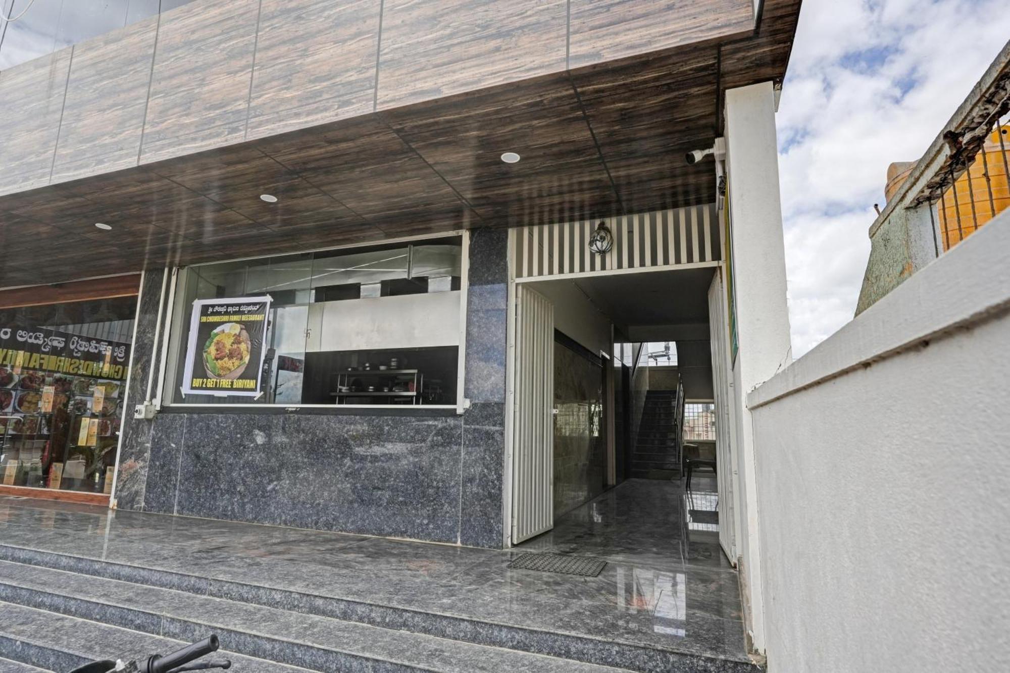 Hotel O Sri Chowdeshwari Boarding And Lodging Tavarikere ภายนอก รูปภาพ