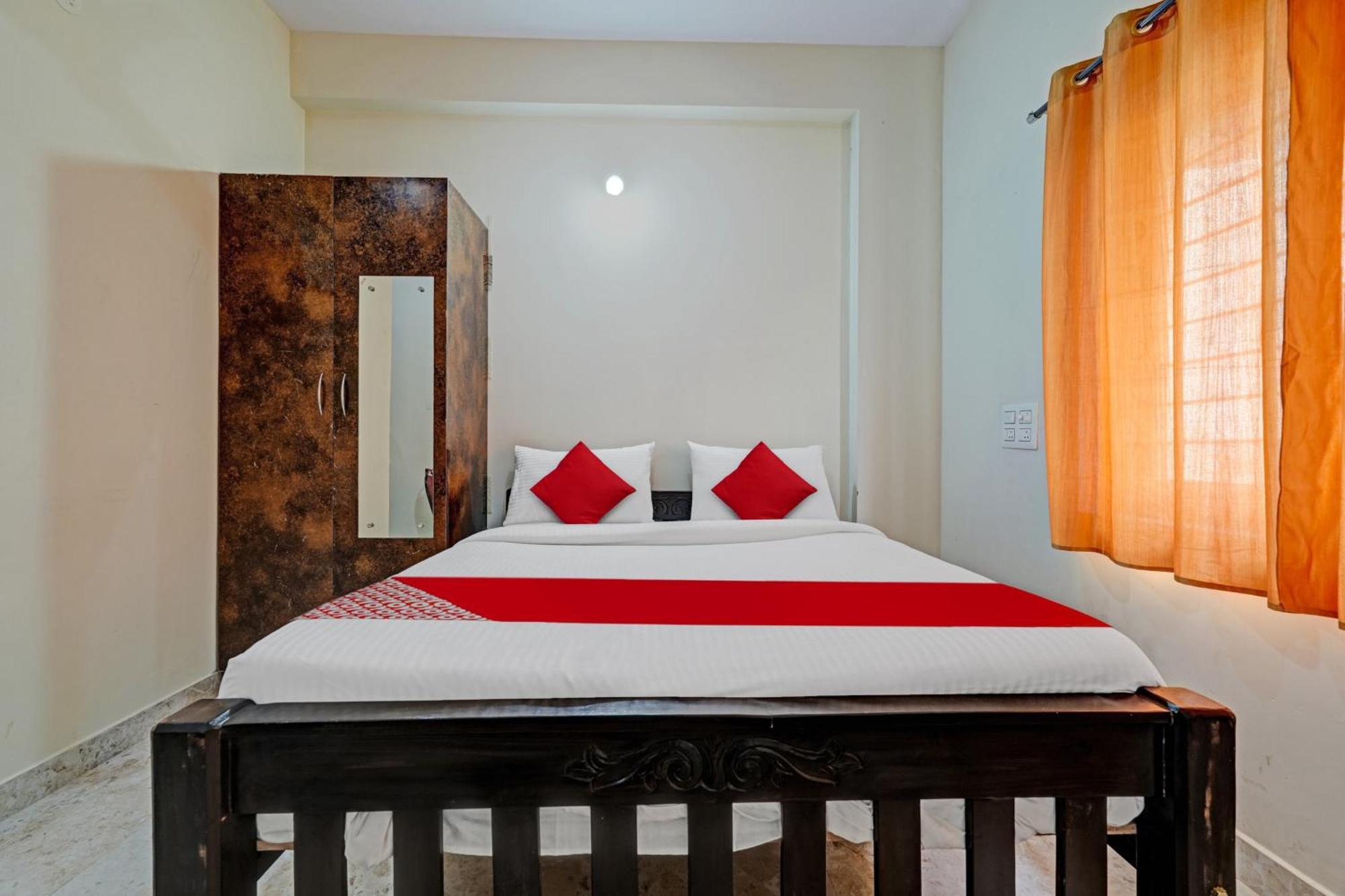 Hotel O Sri Chowdeshwari Boarding And Lodging Tavarikere ภายนอก รูปภาพ