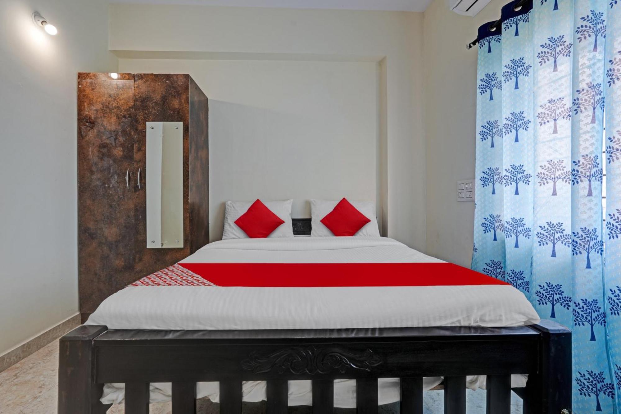 Hotel O Sri Chowdeshwari Boarding And Lodging Tavarikere ภายนอก รูปภาพ